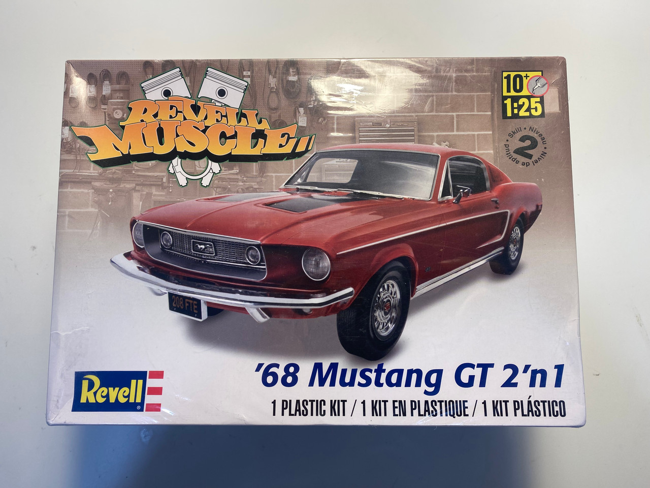 Level 2 Model Kit 1968 Ford Mustang GT 2-in-1 Kit 