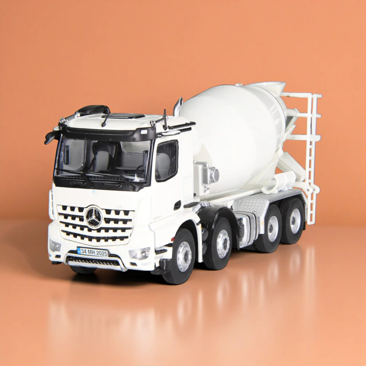 Sando Mixer Car 1/100 スケール 1/50 NZG Mercedes-Benz Arocs 8x4 Concrete Mixer (White) Diecast