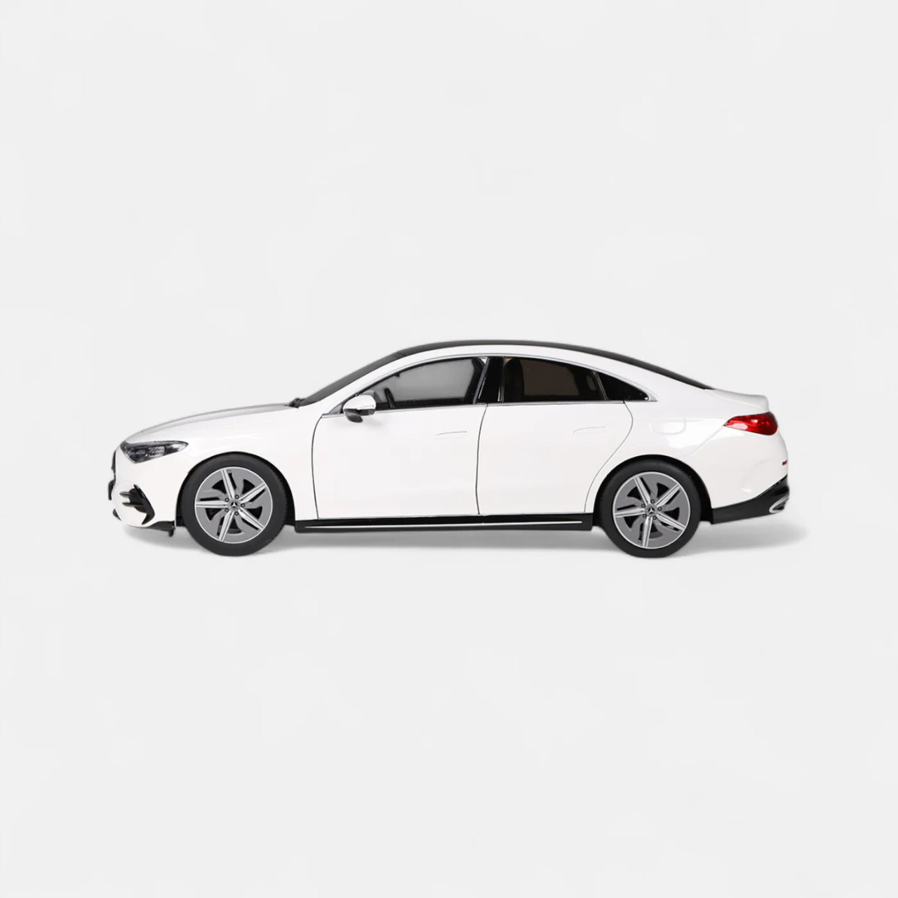1/18 NZG Mercedes-Benz CLA Coupé HEV (White) Diecast Car Model