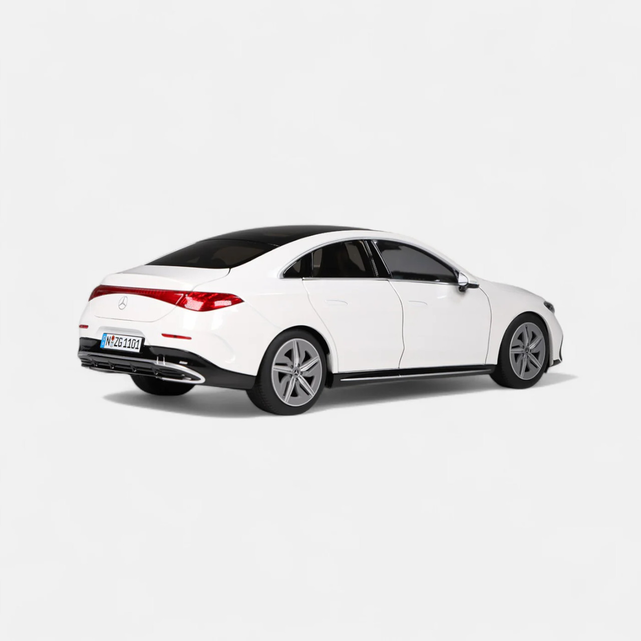 1/18 NZG Mercedes-Benz CLA Coupé HEV (White) Diecast Car Model