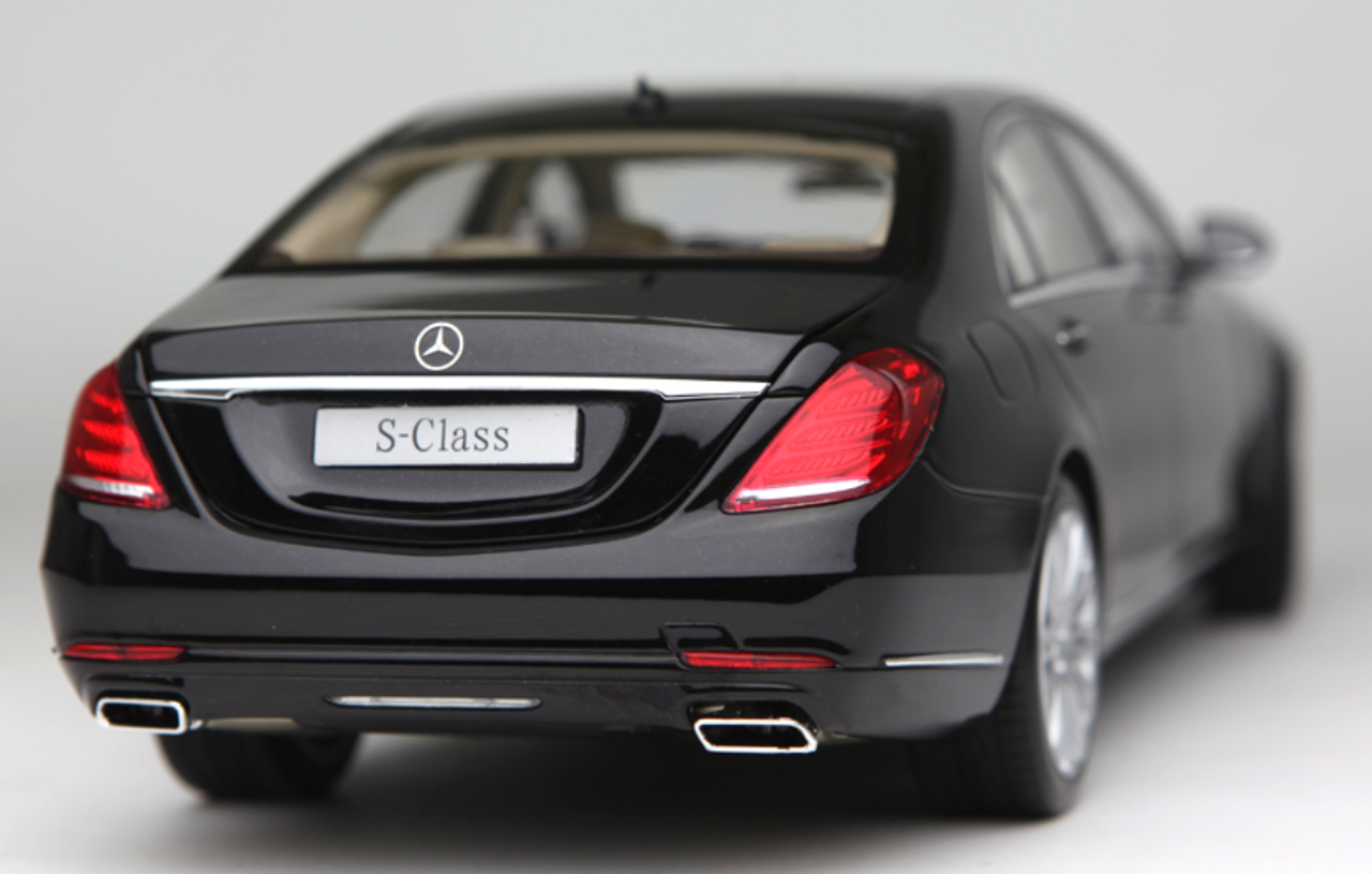 1/18 Mercedes-Benz S-Class W222 (Black) Diecast Car Model