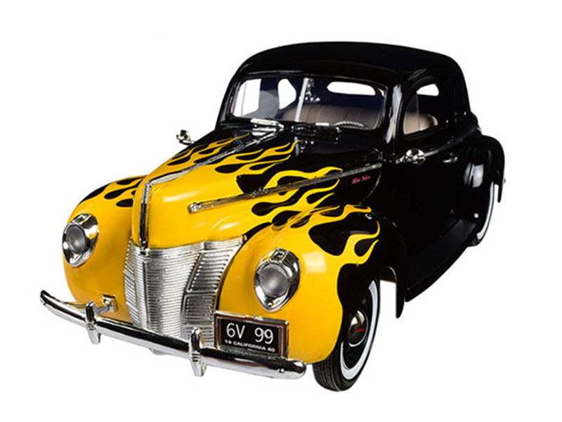 1940 Ford Deluxe Black with Yellow Flames "Timeless Classics" 1/18 Diecast Model Car by Motormax