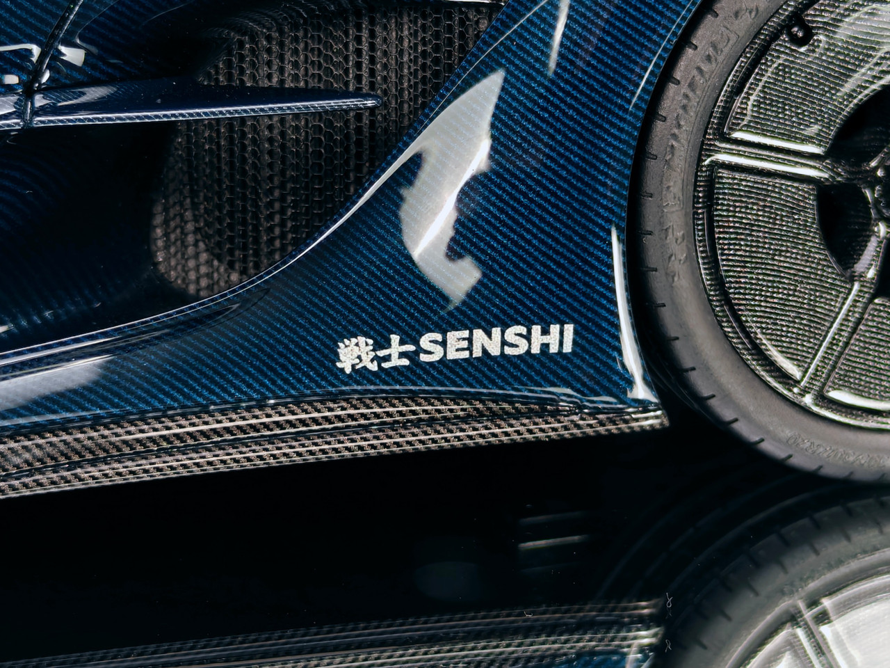 1/18 Frontiart Koenigsegg Jesko Absolut (Blue Tinted Carbon) Car