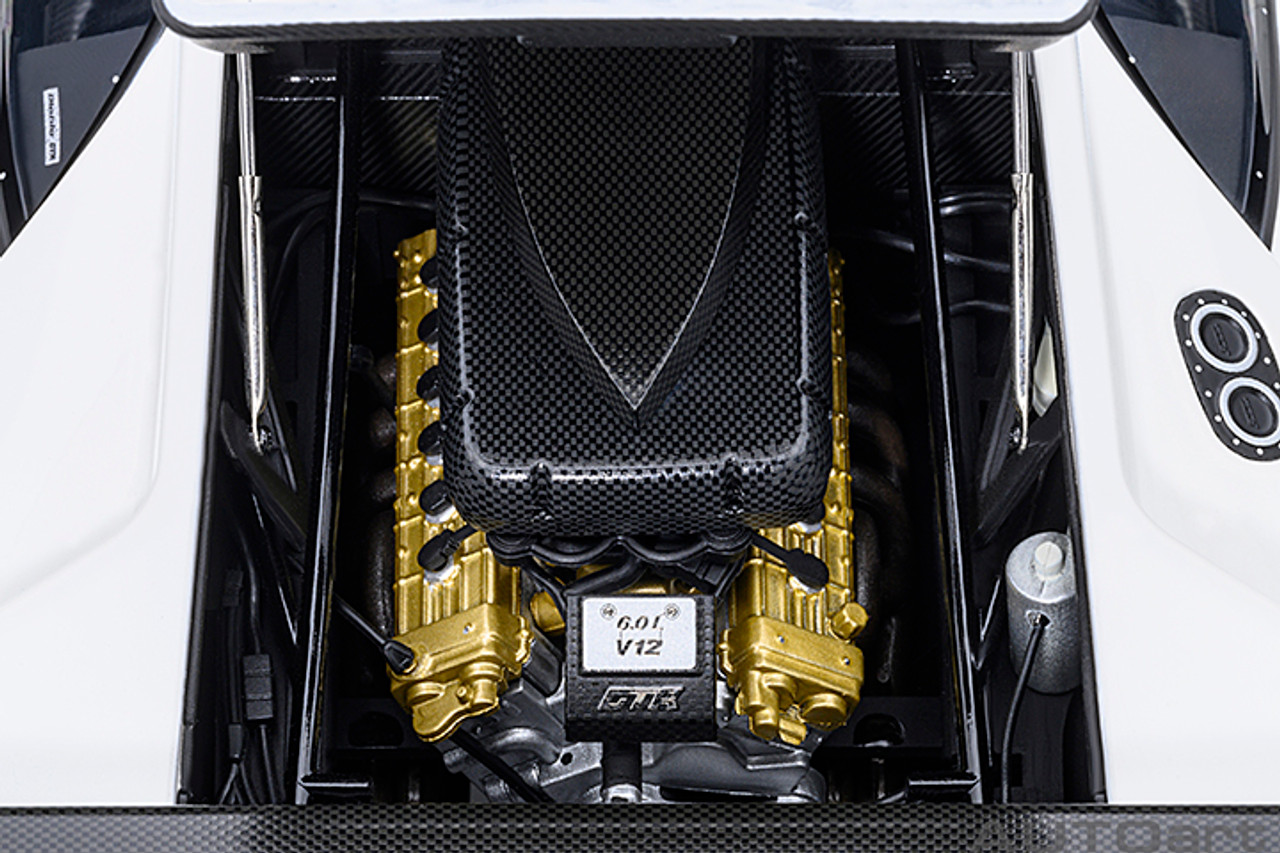 1/18 AUTOart Lamborghini Diablo GT-R (Impact White) Car Model