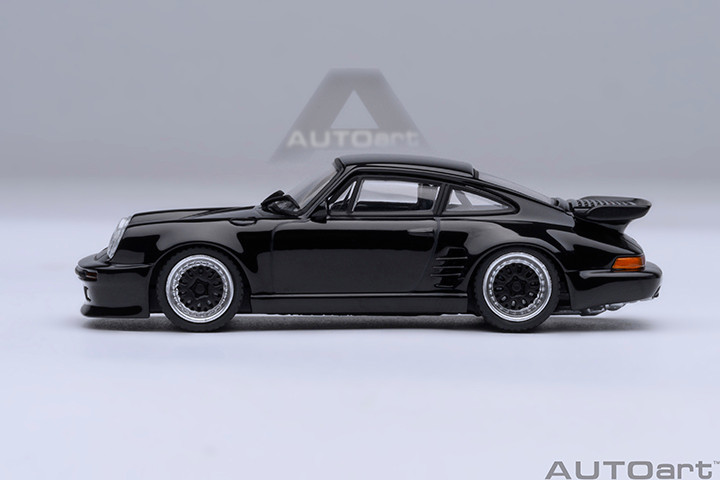 1/64 AUTOart Porsche 911 (930) Turbo Wangan Midnight “Blackbird