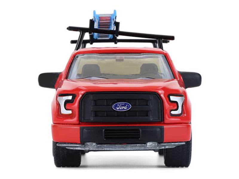 1/64 Greenlight 2015 Ford F-150 with ladder Rack (Red) Diecast Model