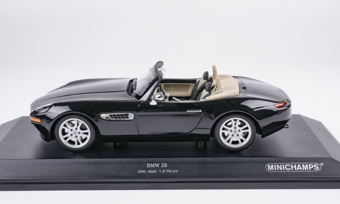1/18 Minichamps 2000 BMW Z8 Roadster (Black) Diecast Car Model