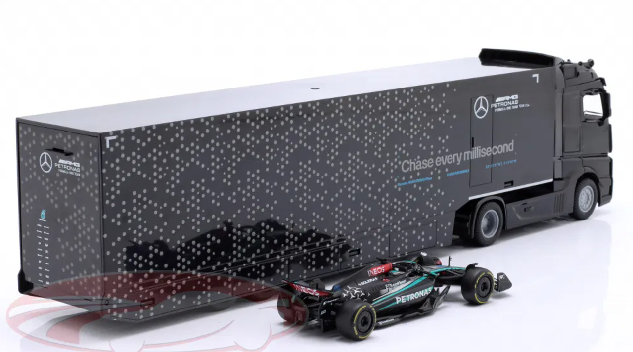 1/43 BBurago Mercedes-Benz Actros Formula 1 Race Car Transporter with Mercedes FW15 #63 George Russell Model Cars