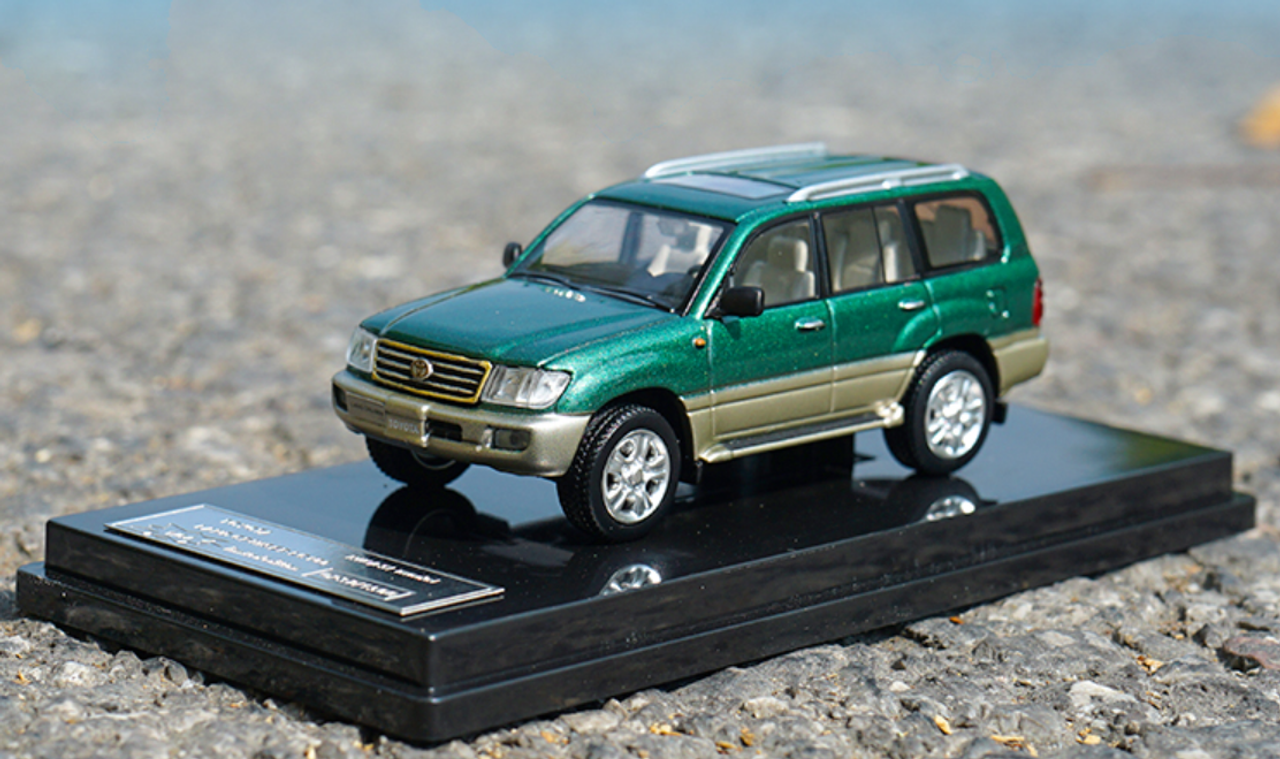 1/64 Dealer Edition Toyota Land Cruiser LC100 (Green) Diecast Car Model