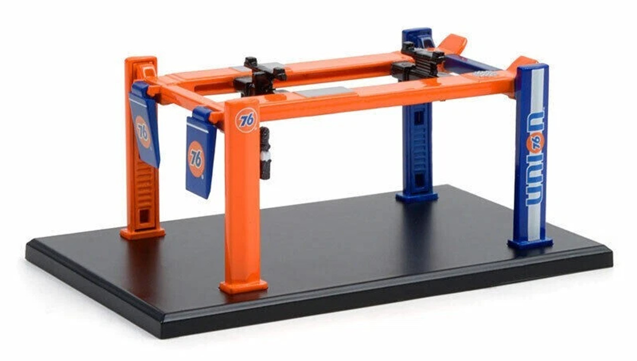 1/64 Greenlight Four Post Car Lift Series 2 Union 76