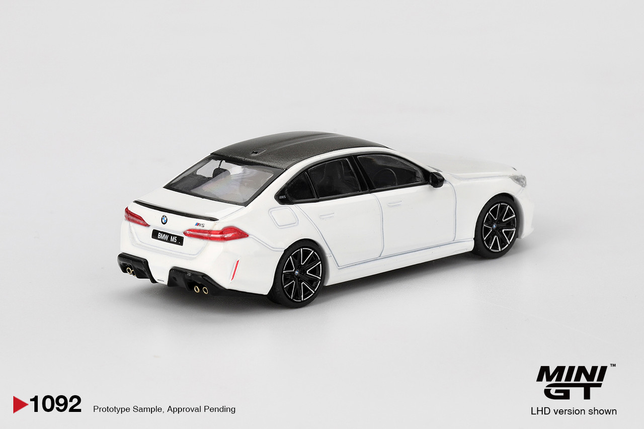 公式写真Ｃ 1/64 Mini GT BMW M5 (G90) (Alpine White) Car Model - LIVECARMODEL.com