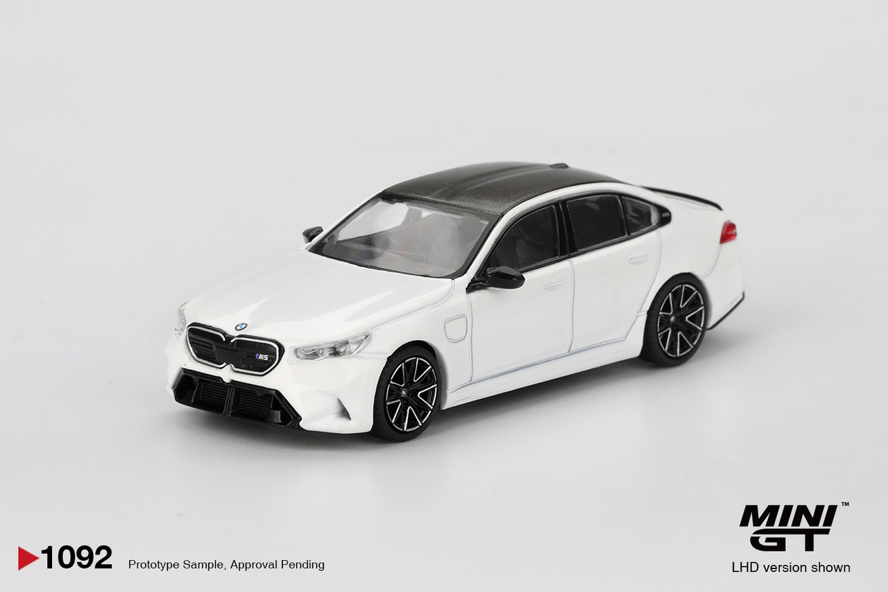 1/64 Mini GT BMW M5 (G90) (Alpine White) Car Model - LIVECARMODEL.com