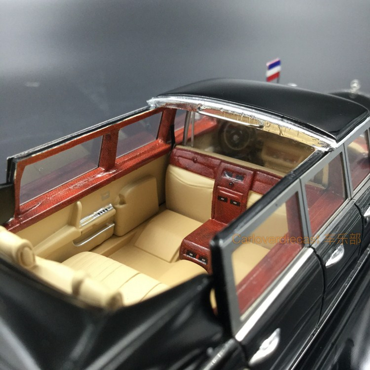 1/43 TSM 1967 Mercedes-Benz Mercedes S600 Pullman Landaulet Yugoslavia President Car Model