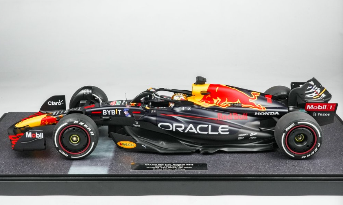 1/12 Minichamps 2022 Formula 1 Red Bull Racing Honda RB18 #1 Max Verstappen Winner Abu Dhabi GP Car Model