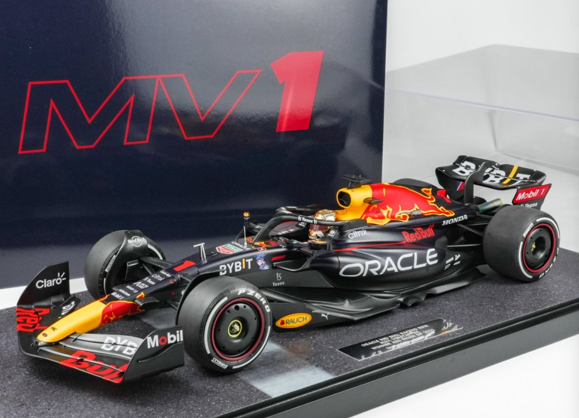 1/12 Minichamps 2022 Formula 1 Red Bull Racing Honda RB18 #1 Max Verstappen Winner Abu Dhabi GP Car Model