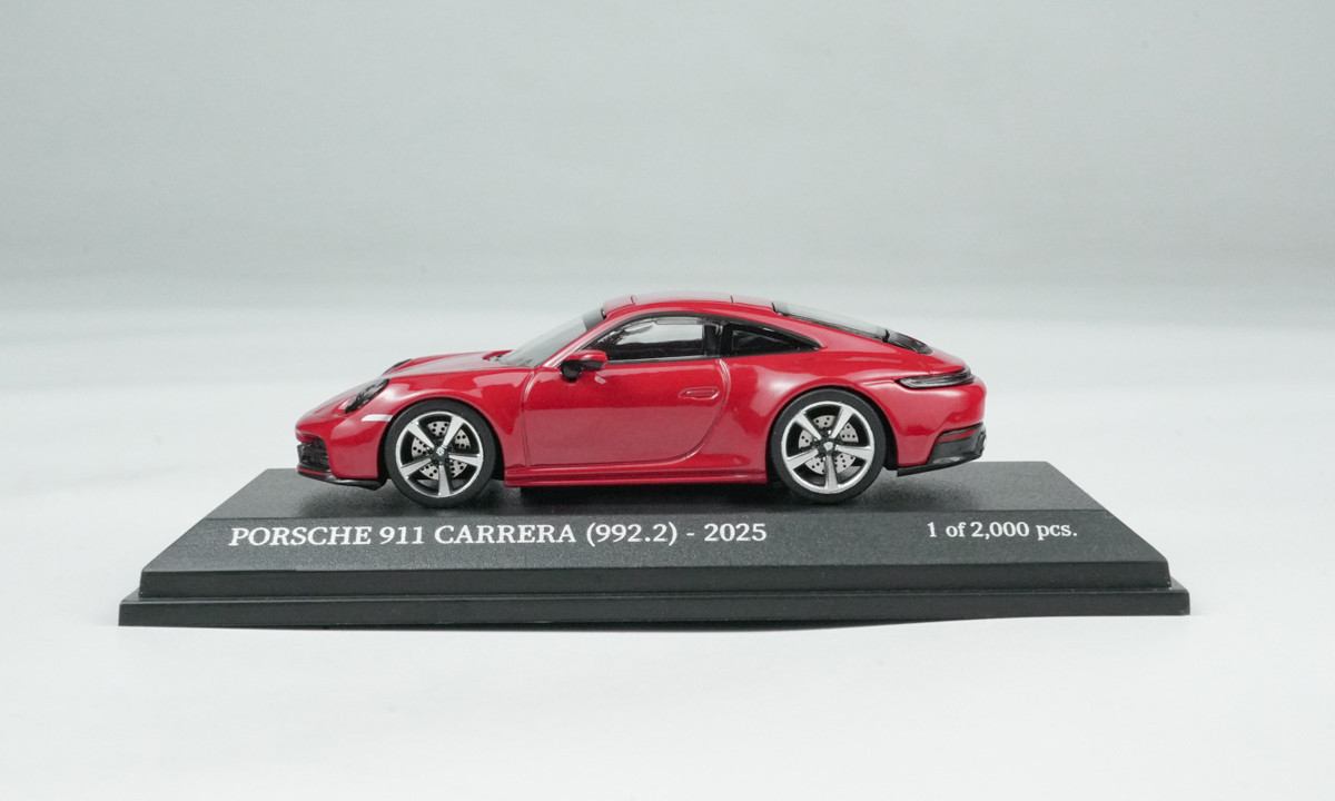 1/64 Minichamps 2025 Porsche 911 (992.2) Carrera (Carmine Red