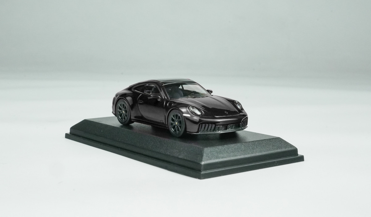 1/64 Minichamps 2025 Porsche 911 (992.2) Carrera GTS (Metallic