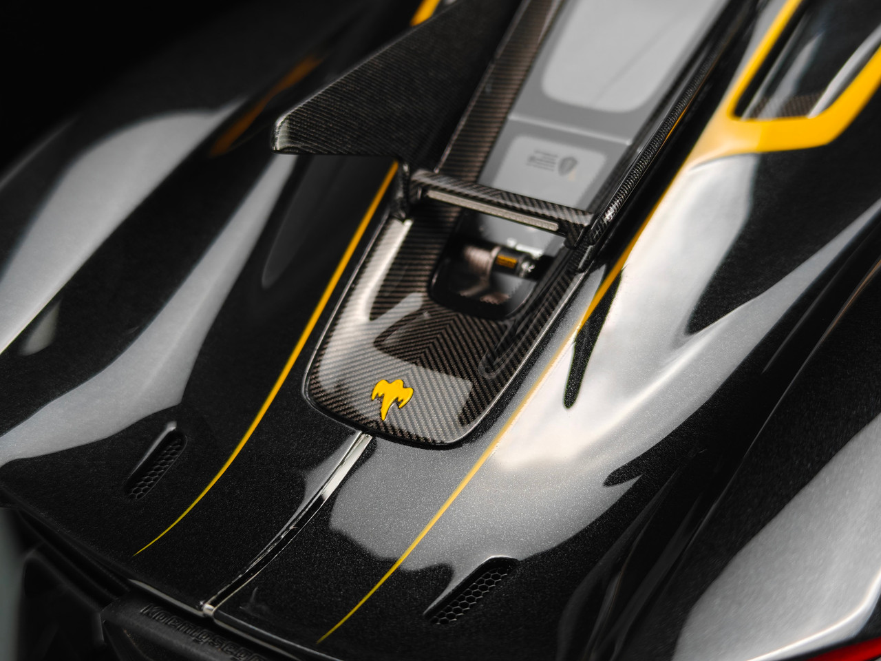 1/18 Frontiart Koenigsegg Jesko Absolut 7357 (Anthracite Dark Grey) Car Model Limited 100 Pieces