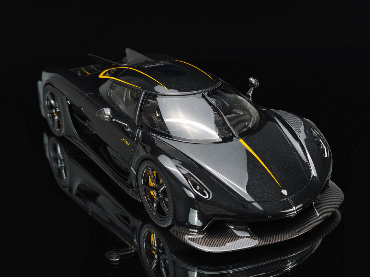 K 1/18 Frontiart Koenigsegg Jesko Absolut 7357 (Anthracite Dark Grey