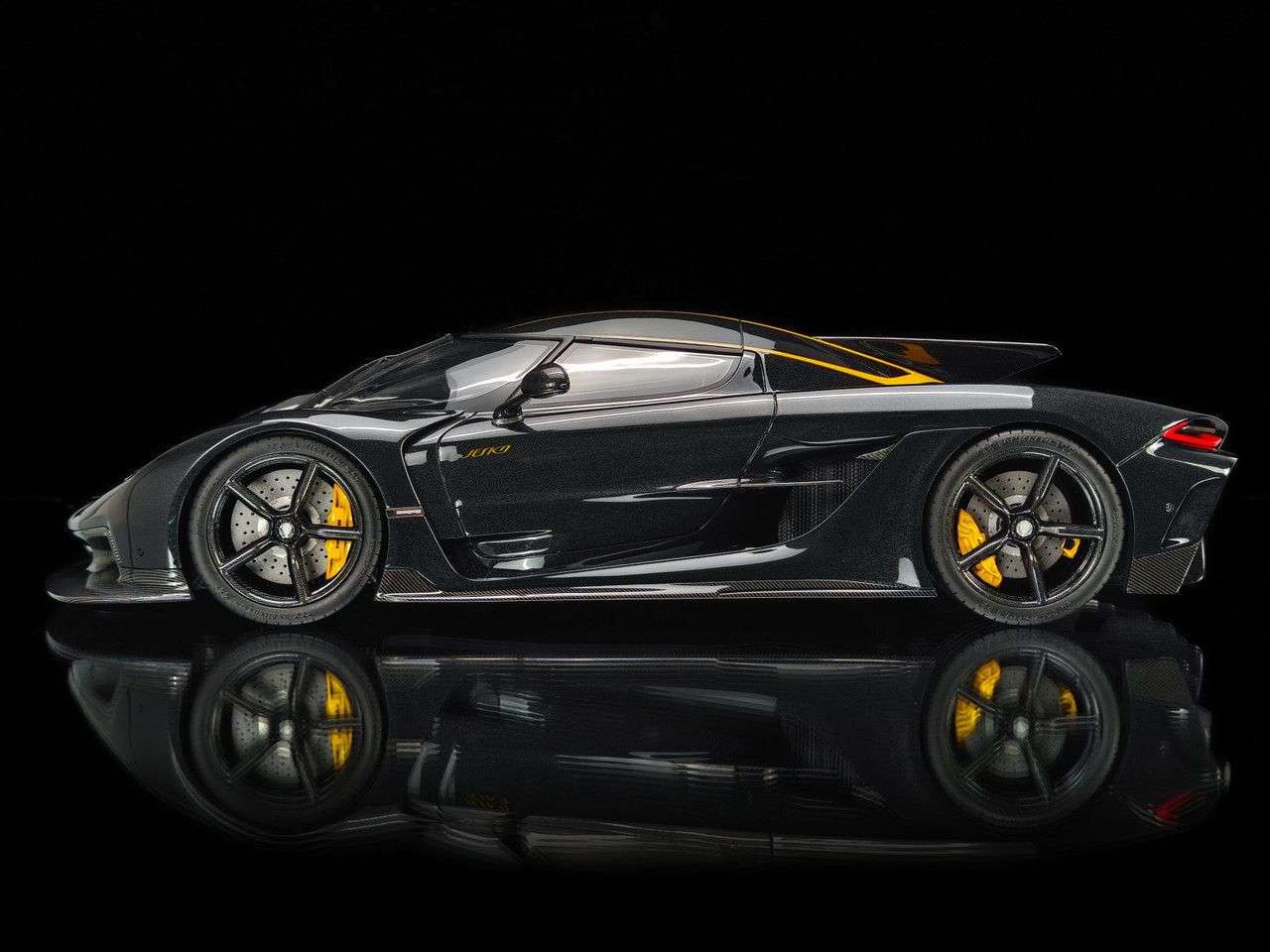 1/18 Frontiart Koenigsegg Jesko Absolut 7357 (Anthracite Dark Grey) Car Model Limited 100 Pieces
