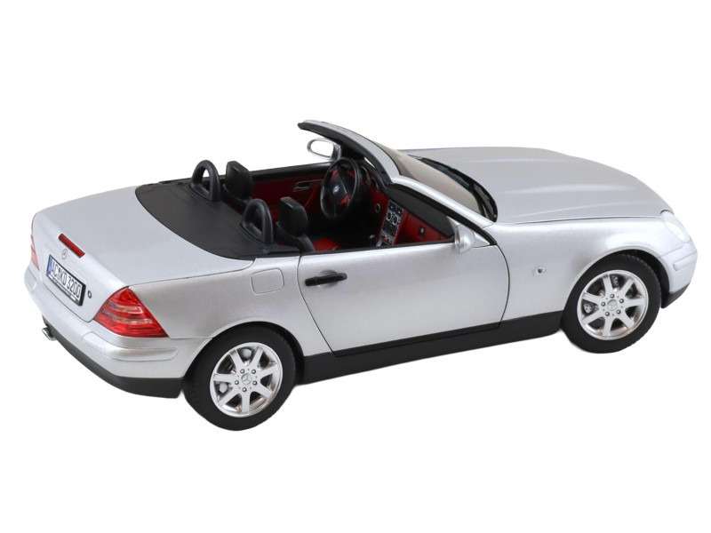 ディーラー特注 1/18 メルセデスベンツSLK シルバー　ミニチャンプス製 1996 Mercedes-Benz SLK Convertible Brilliant Silver Metallic 1/18