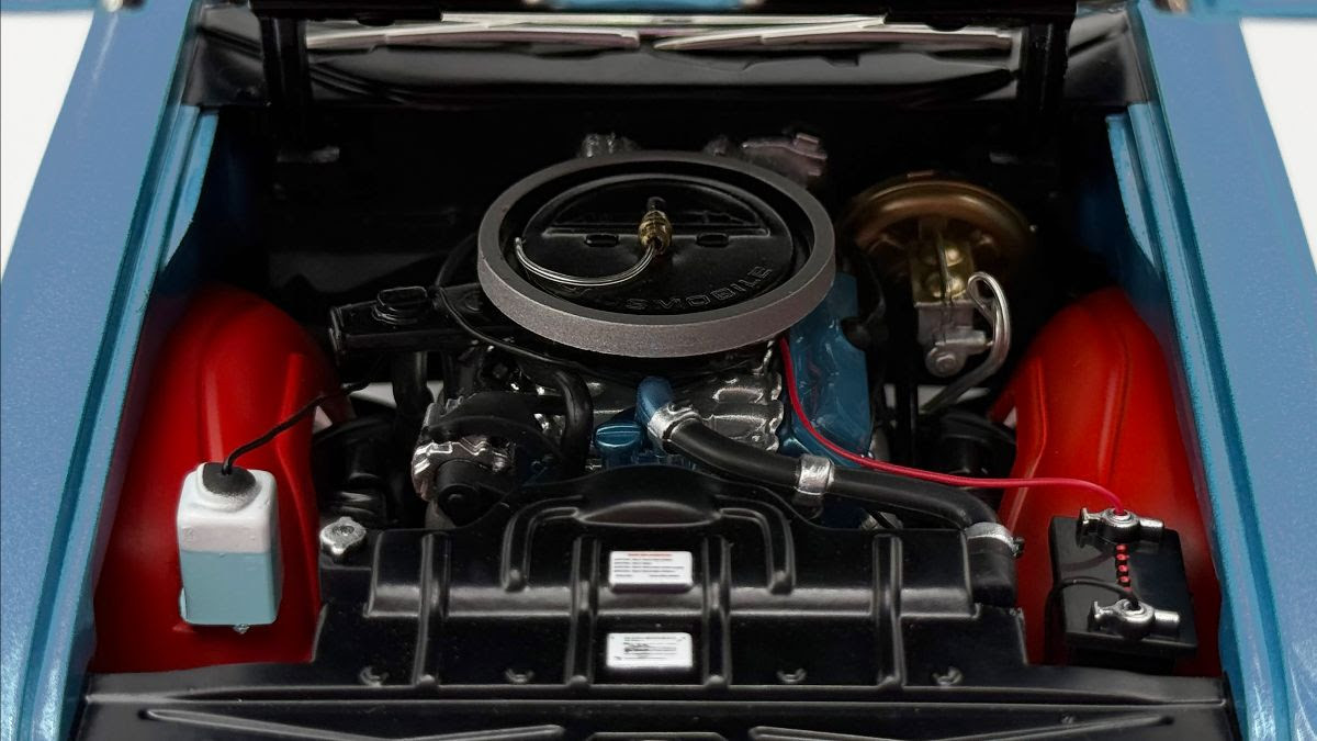 1/18 ACME 1971 Oldsmobile 442 W30 (Nordic Blue) Dr. Olds #6 Diecast Car Model