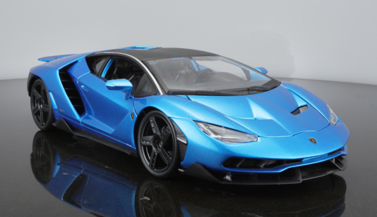 Maisto 1:18 Lamborghini Aventador Coupe, Metallic Blue