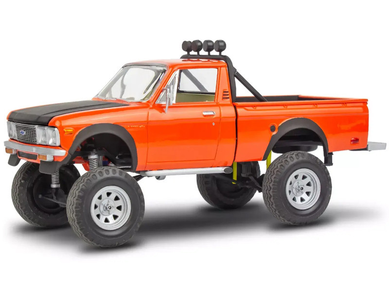 Level 4 Model Kit Chevrolet LUV 4x4 Pickup Truck 