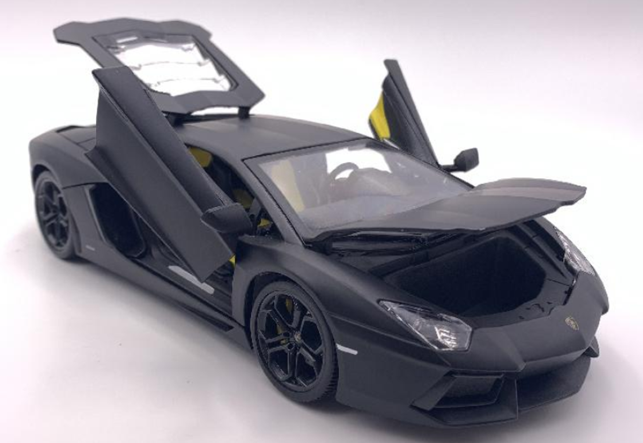 1/18 Bburago Lamborghini Aventador LP700-4 (Matte Black) Diecast