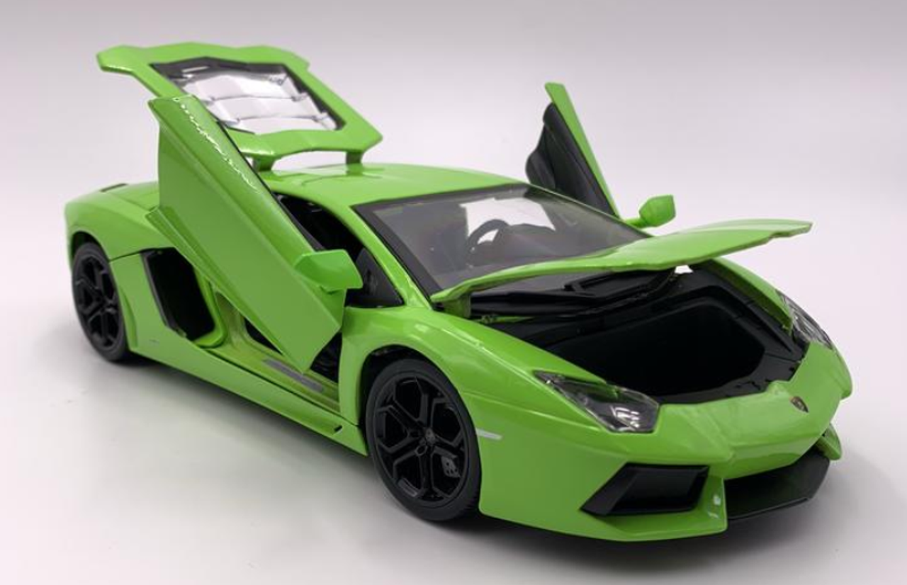 1/18 Bburago Lamborghini Aventador LP700-4 (Green) Diecast Car Model