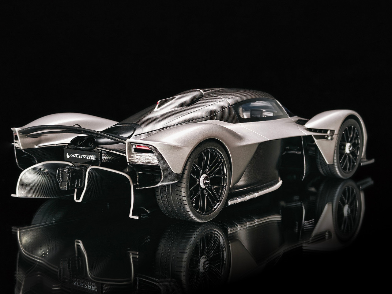 1/18 Frontiart Aston Martin Valkyrie (Satin Scintilla Silver) Car Model Limited 50 Pieces