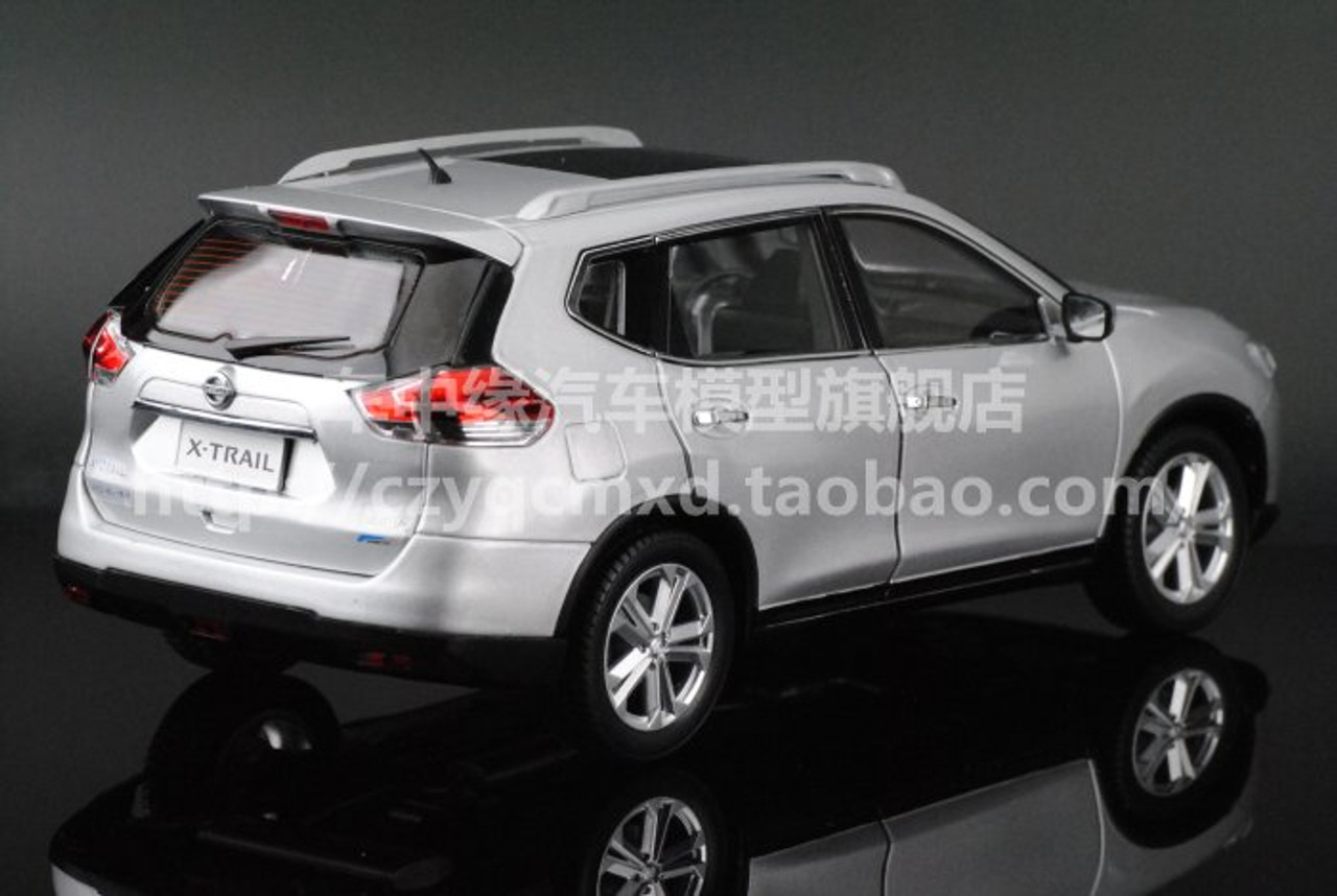 1/18 Dealer Edition 2013 2014 Nissan Rogue X-Trail XTrail (Silver) Diecast Car Model