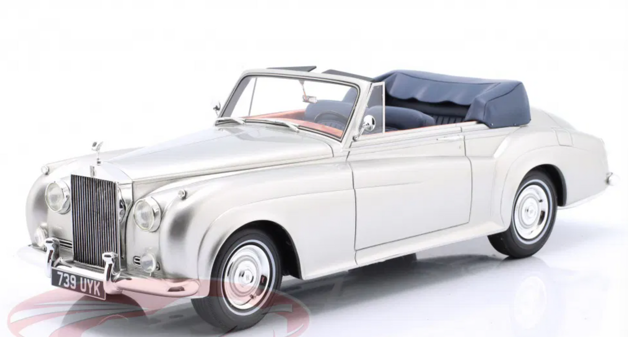 1/18 Cult Scale Models 1960-1962 Rolls Royce Silver Cloud II (Silver Metallic) Car Model