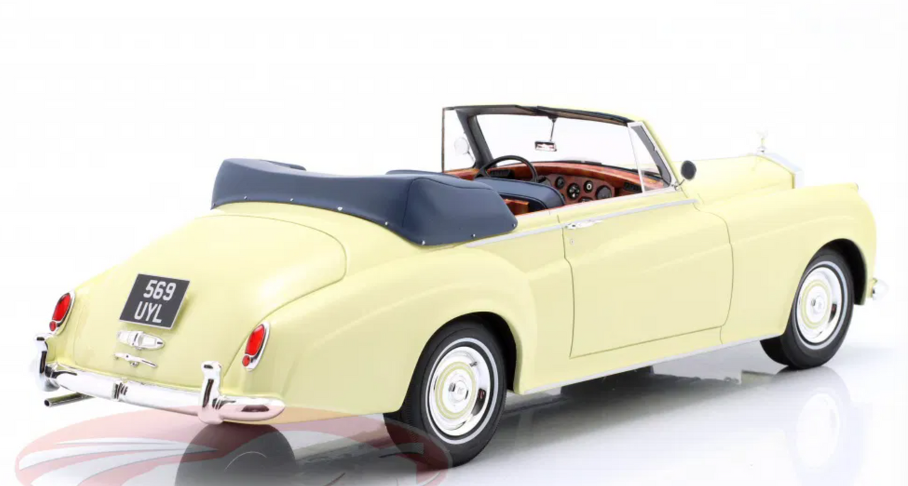 1/18 Cult Scale Models 1960-1962 Rolls Royce Silver Cloud II (Ivory) Car Model