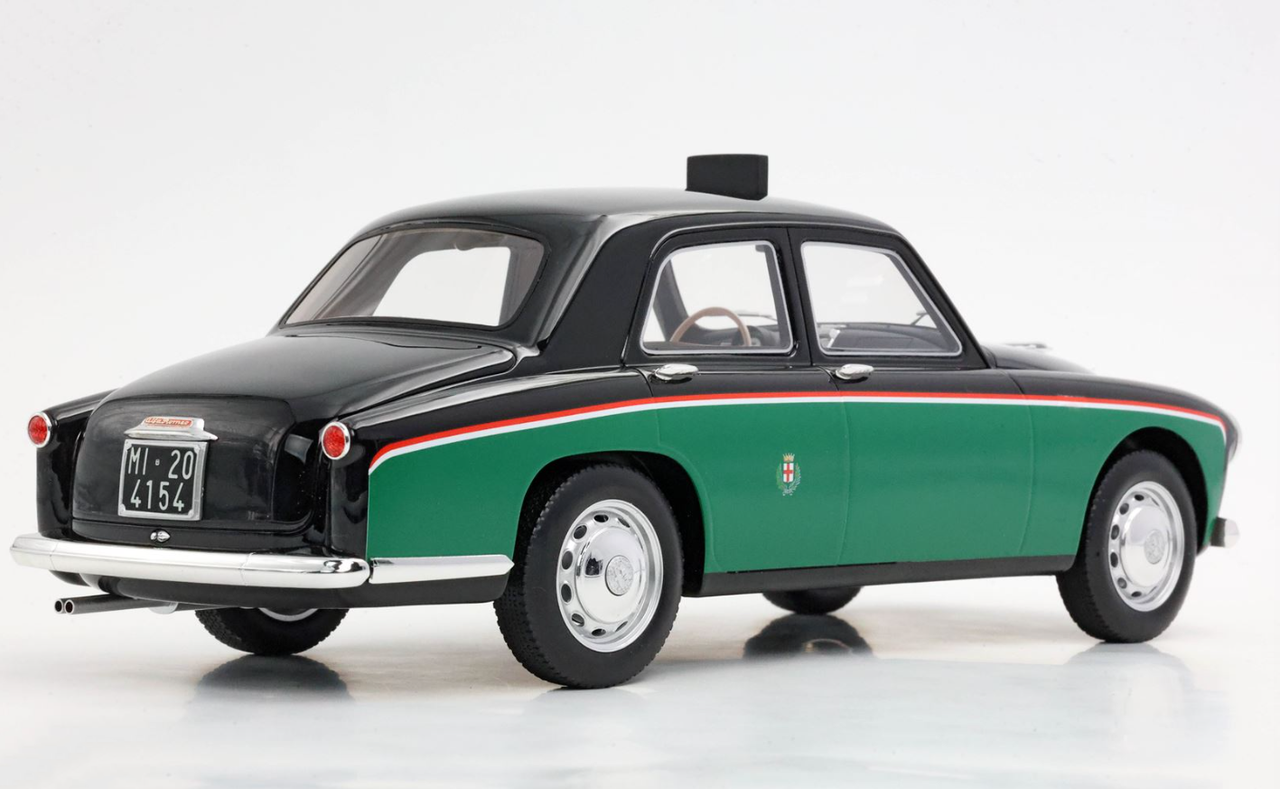 1/18 BBR Alfa Romeo 1900 by RGM Design Taxi Milano (Green) Car Model