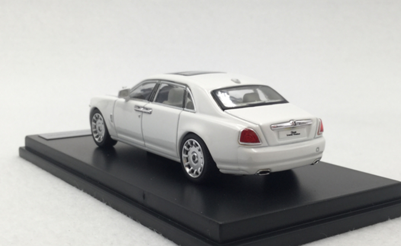 1/64 Rolls-Royce Ghost EWB Extended Wheelbase (White) Diecast Car Model