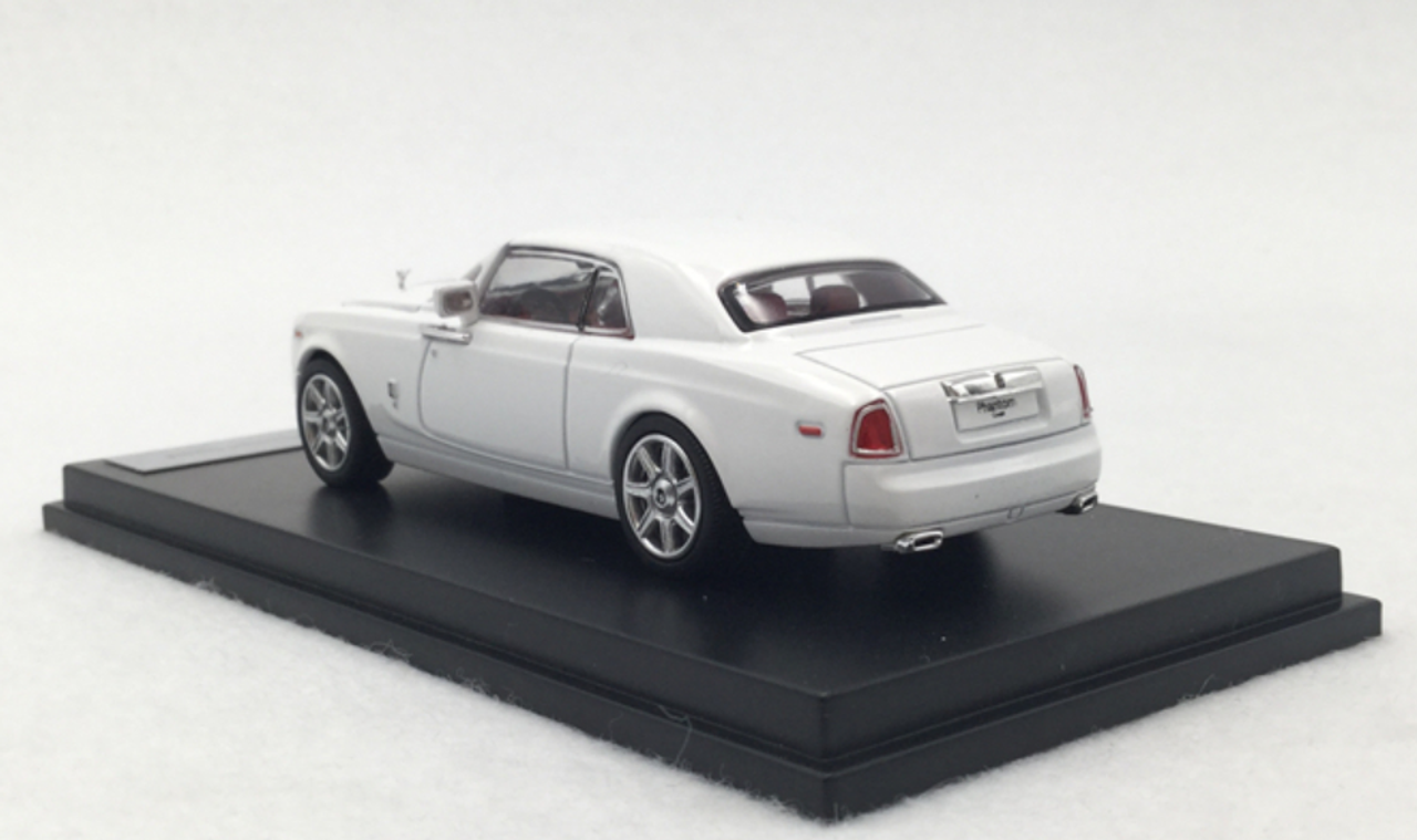 1/64 Rolls-Royce Phantom Coupe (White) Diecast Car Model