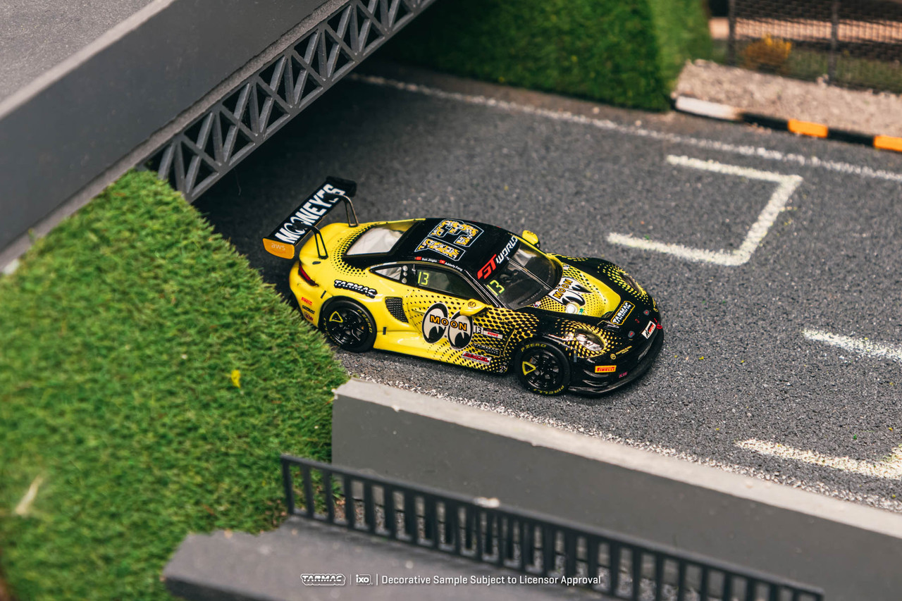 1/64 Tarmac Works 2025 Porsche 911 GT3 R GT World Challenge Asia
