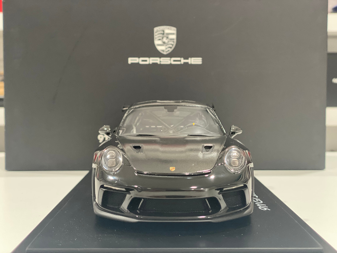 1/18 Dealer Edition Porsche 911 991.2 GT3 RS Weissach Package (Black with Dark Grey Wheels) Resin Car Model