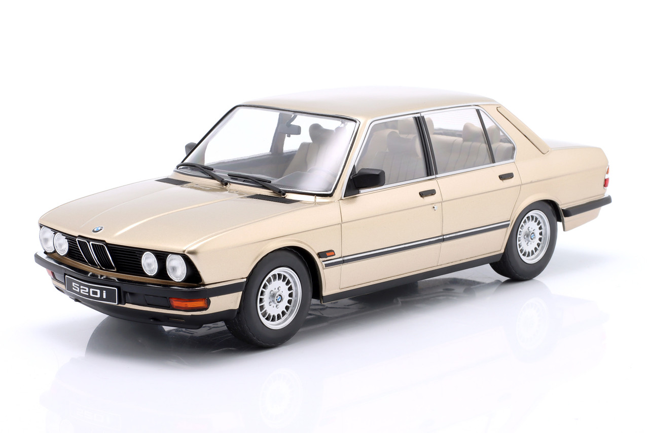 1/18 Ixo 1987 BMW 520i (E28) (Gold Metallic) Diecast Car Model