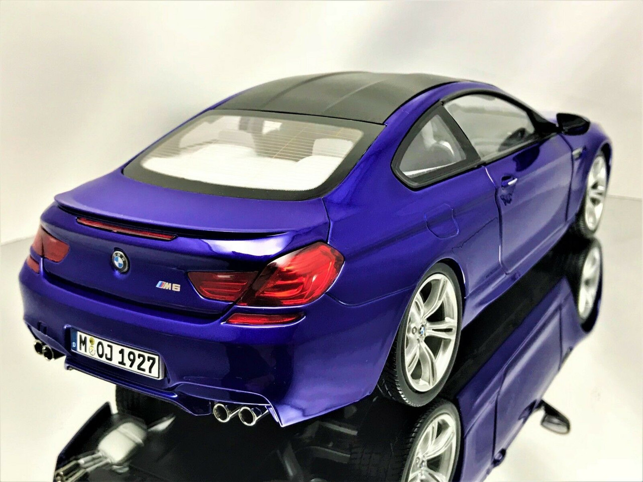 1/18 Dealer Edition BMW F13 M6 Coupe (San Marino Blue) Diecast Car 