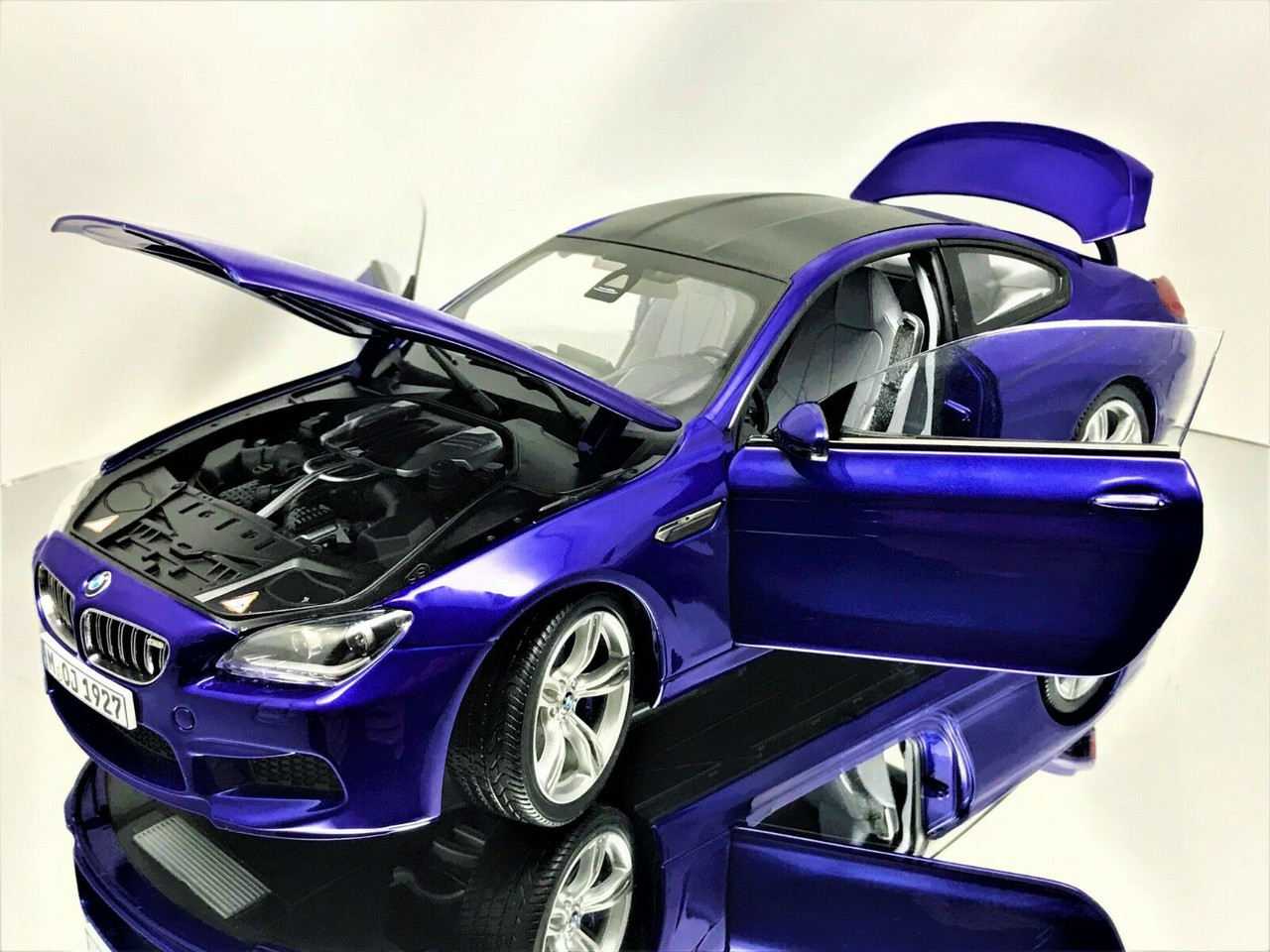 1/18 Dealer Edition BMW F13 M6 Coupe (San Marino Blue) Diecast Car Model