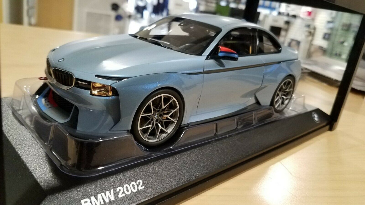 1/18 Dealer Edition 2002 BMW HOMMAGE Concept Coupe (Ice Blue) Diecast ...