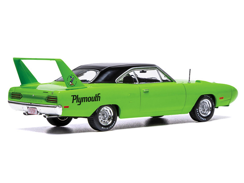 1970 Plymouth Road Runner Superbird Green with Black Vinyl Top 1