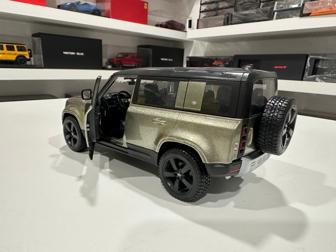 1/24 2022 Land Rover Defender 110 (Green Metallic with Black Top & Sunroof) Diecast Car Model (New No Retail Box)