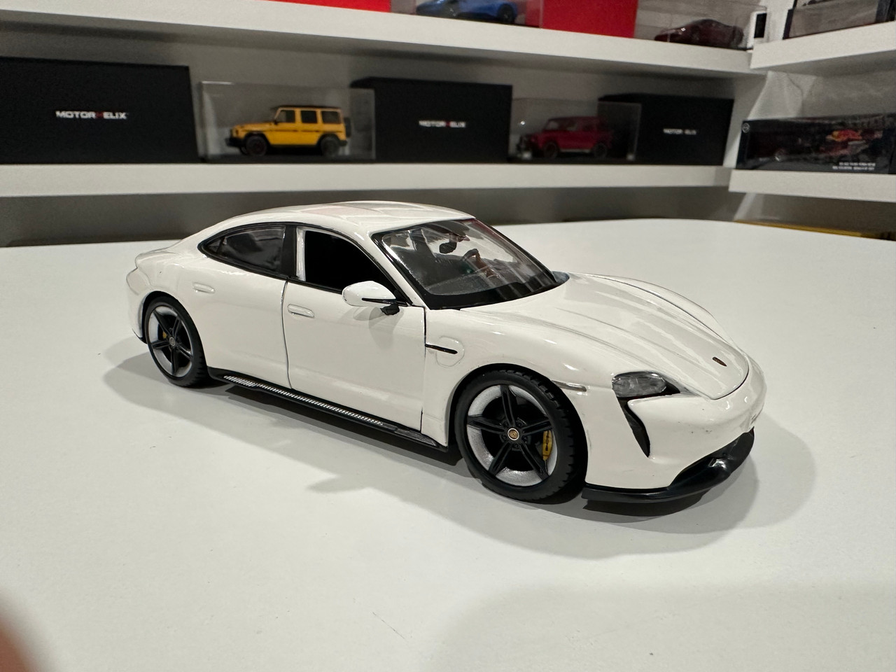 1/24 BBurago Porsche Taycan Turbo S (White) Diecast Car Model (New No Retail Box)