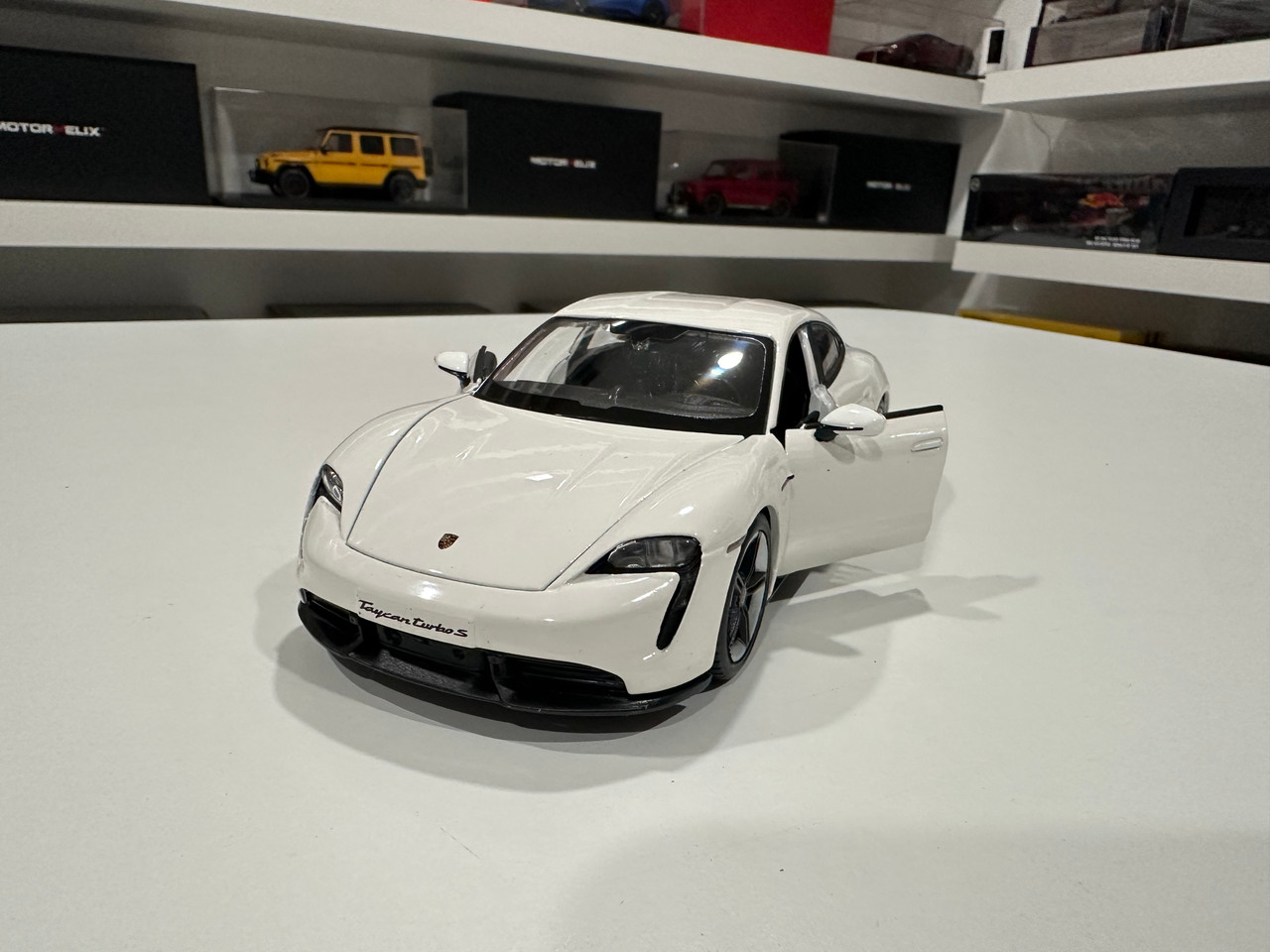 1/24 BBurago Porsche Taycan Turbo S (White) Diecast Car Model (New No Retail Box)