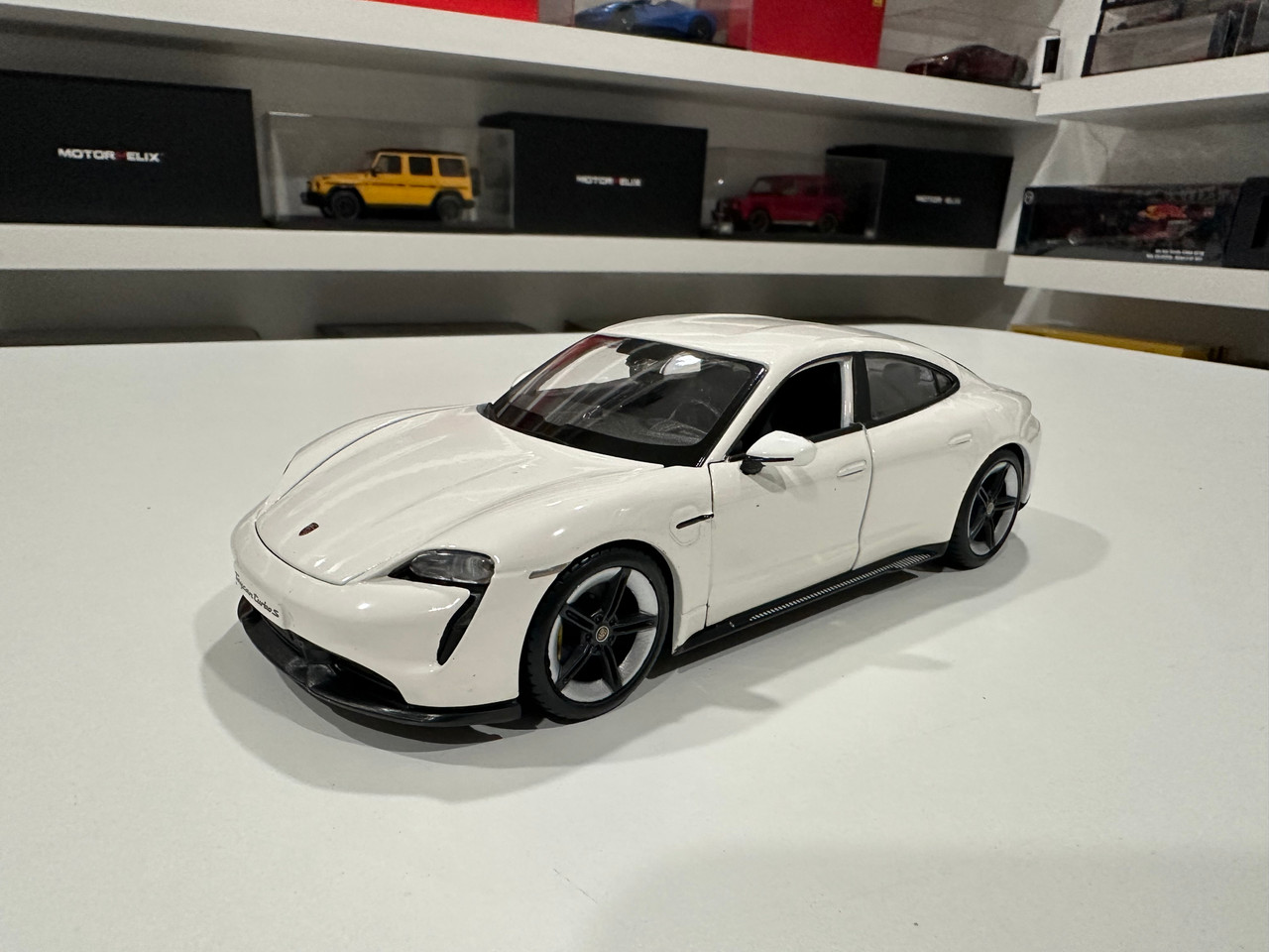 1/24 BBurago Porsche Taycan Turbo S (White) Diecast Car Model (New No Retail Box)