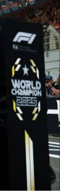 1/18 Minichamps 2025 Formula 1 Abu Dhabi GP 3rd Place Mclaren MCL39 #4 Lando Norris 2025 F1 World Champion Car Model with Pit Board & Lando Norris Figure