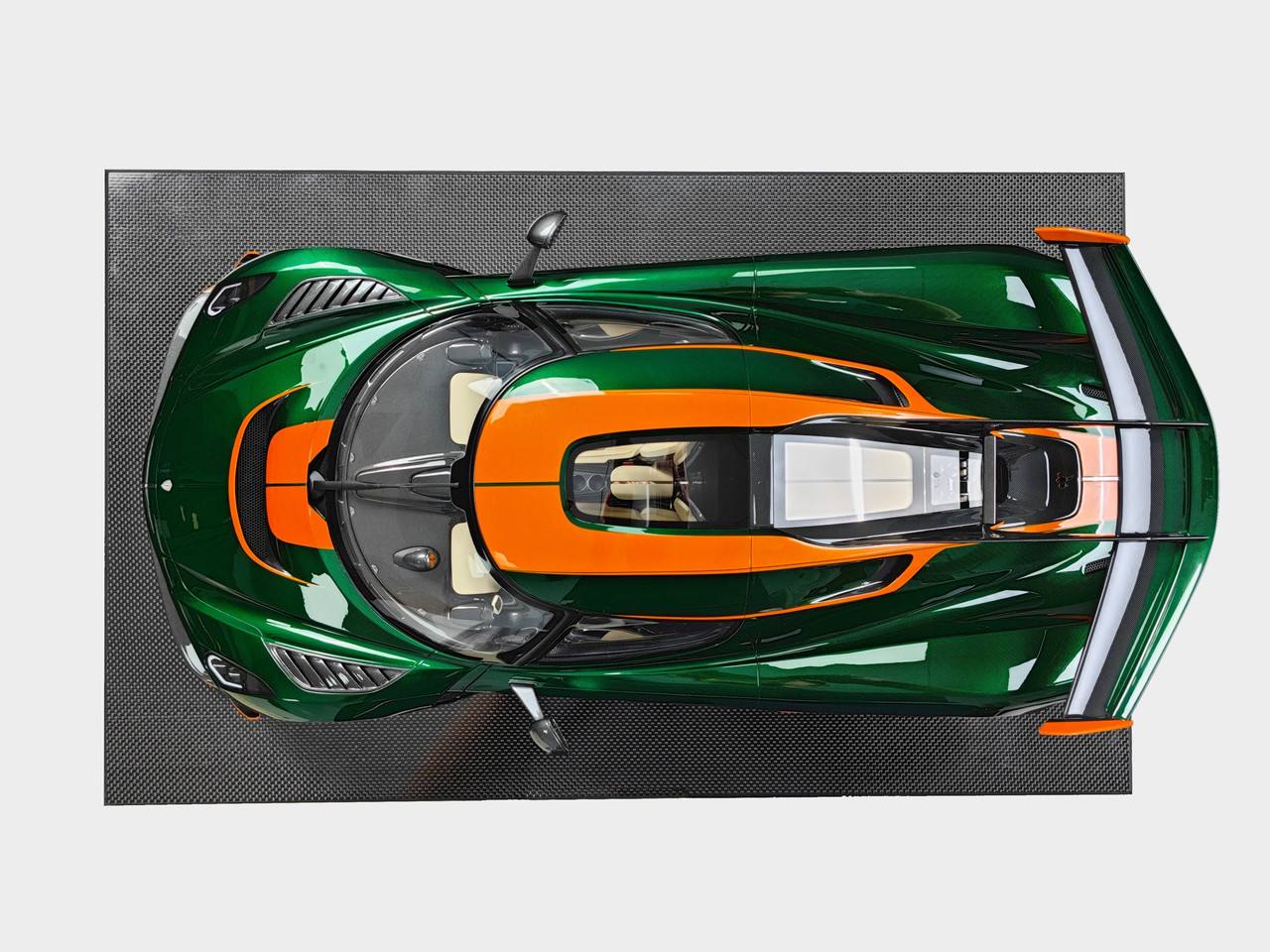 1/8 Frontiart Koenigsegg Jesko Green Tinted Carbon Car Model